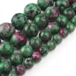 Zoïsite avec Rubis (Anyolite)