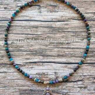 Collier pour le calme, la sérénité et développer ses capacités médiumniques, en Charoïte, Apatite bleue et Vulcanite, avec angelot