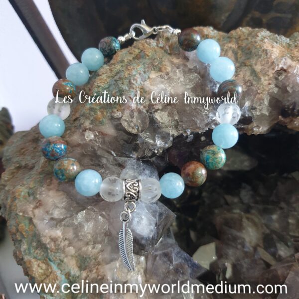 Bracelet pour la clairvoyance et l'estime de soi, en Aigue-marine, Jaspe Calsilica et Cristal de roche avec plume