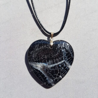 Pendentif Cœur en Agate à lamelles (Botswana)