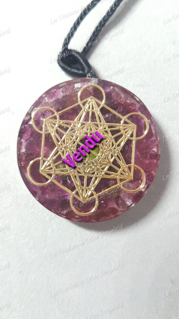 Pendentif Orgonite rond avec Cube de Métatron en Grenat