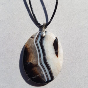 Pendentif ovale en Agate à lamelles (Botswana)