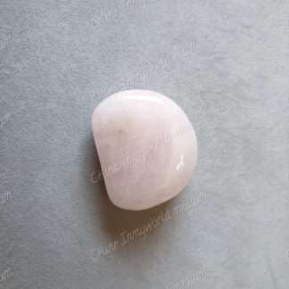 Pierre roulée en Quartz rose modèle n°10