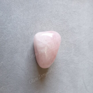 Pierre roulée en Quartz rose modèle n°3