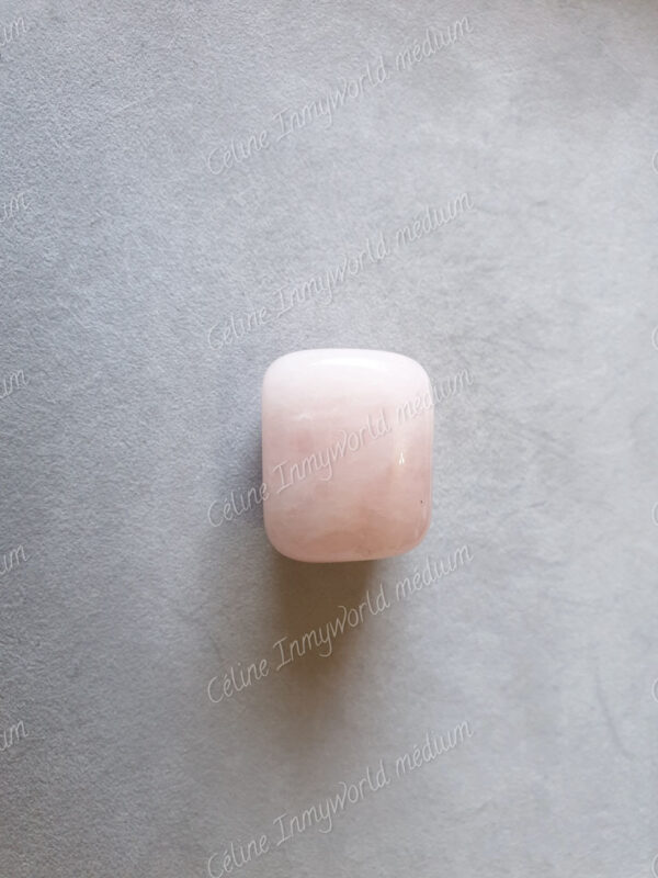 Pierre roulée en Quartz rose modèle n°8