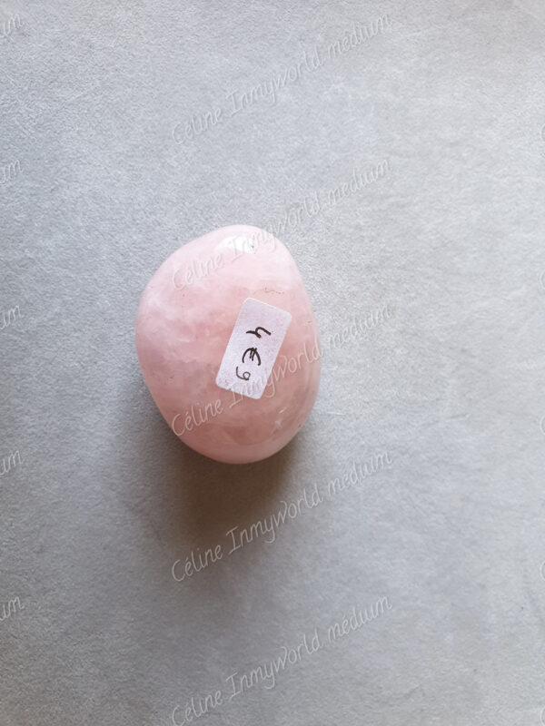 Pierre roulée en Quartz rose modèle n°9