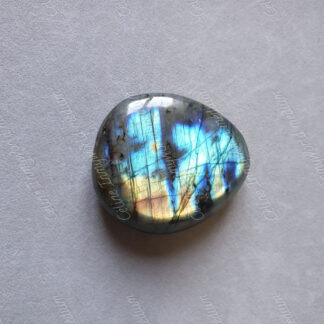 Pierre roulée en Labradorite modèle n°11