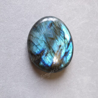 Pierre roulée en Labradorite modèle n°13