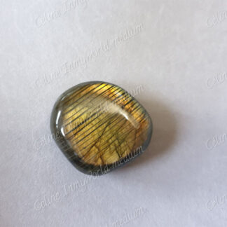 Pierre roulée en Labradorite modèle n°19