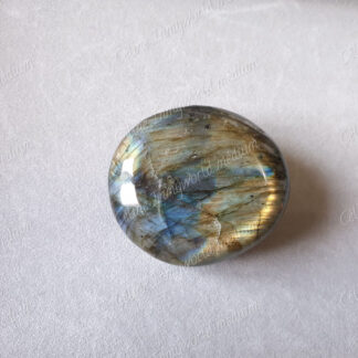 Pierre roulée en Labradorite modèle n°24