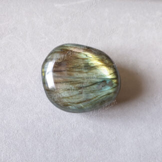 Pierre roulée en Labradorite modèle n°25