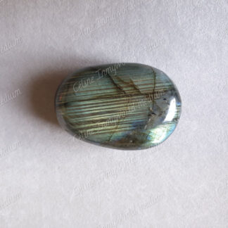 Pierre roulée en Labradorite modèle n°28