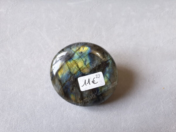 Pierre roulée en Labradorite modèle n°33