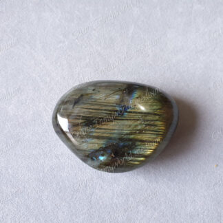 Pierre roulée en Labradorite modèle n°35