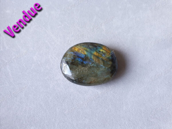 Pierre roulée en Labradorite modèle n°37