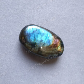 Pierre roulée en Labradorite modèle n°39