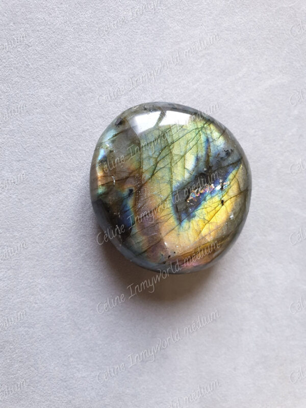 Pierre roulée en Labradorite modèle n°3