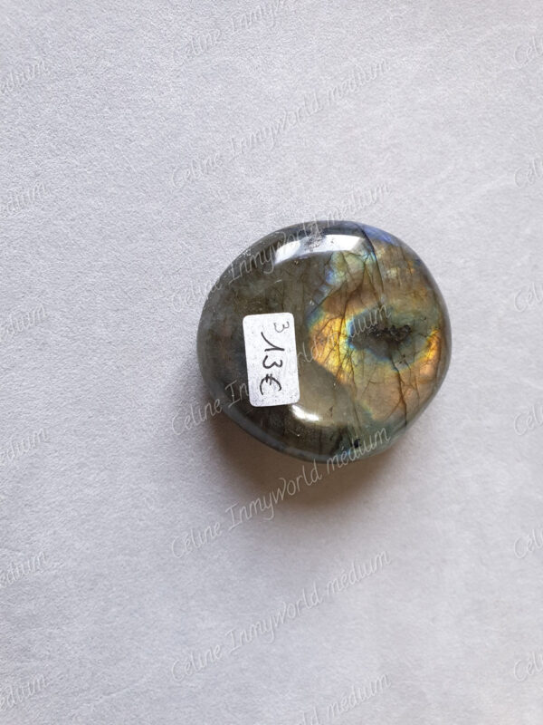 Pierre roulée en Labradorite modèle n°3