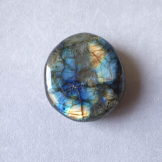 Pierre roulée en Labradorite modèle n°42