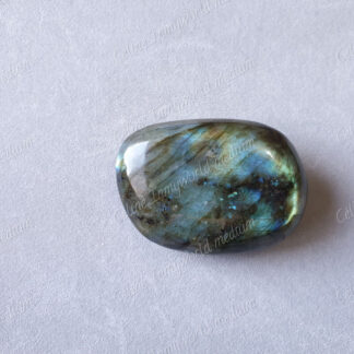 Pierre roulée en Labradorite modèle n°44
