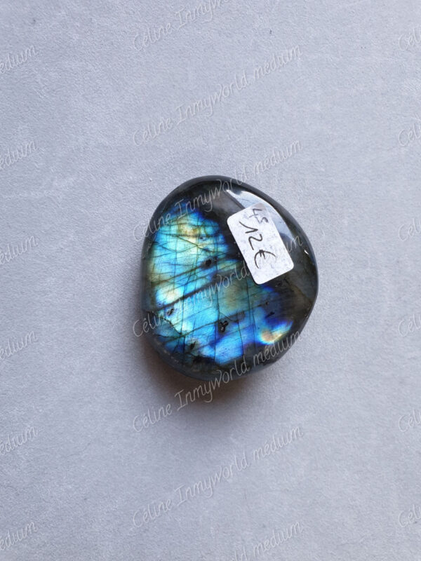 Pierre roulée en Labradorite modèle n°45