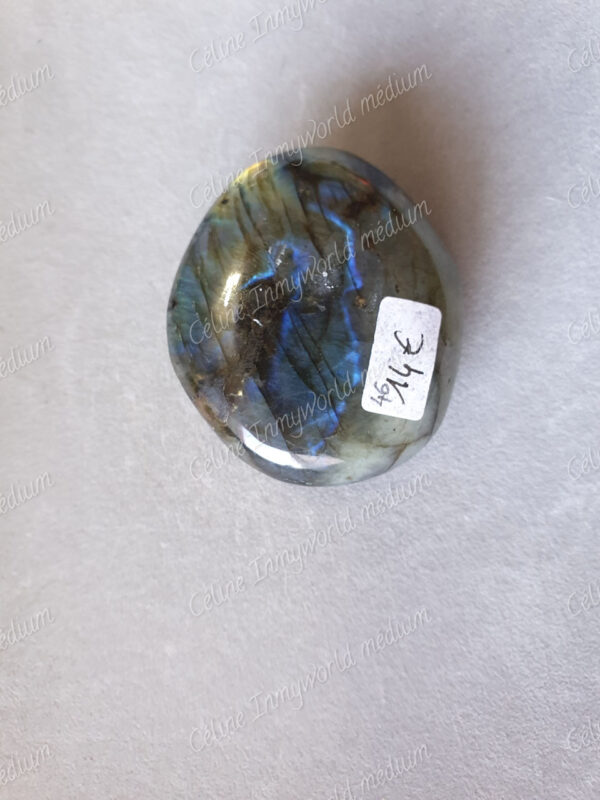 Pierre roulée en Labradorite modèle n°46