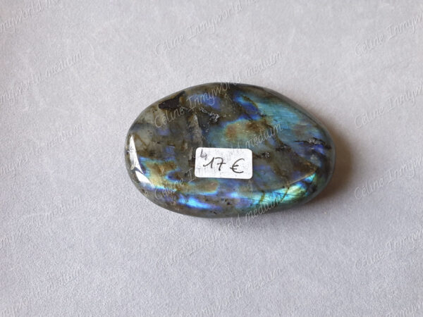 Pierre roulée en Labradorite modèle n°4