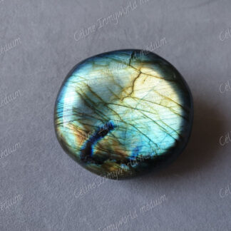Pierre roulée en Labradorite modèle n°55