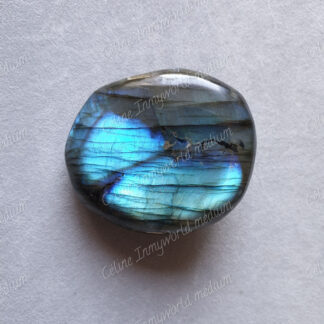 Pierre roulée en Labradorite modèle n°62