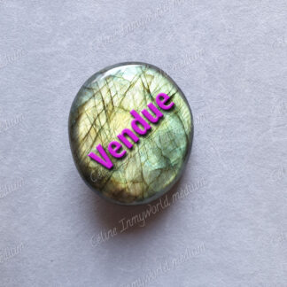 Pierre roulée en Labradorite modèle n°64