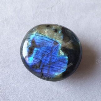 Pierre roulée en Labradorite modèle n°71