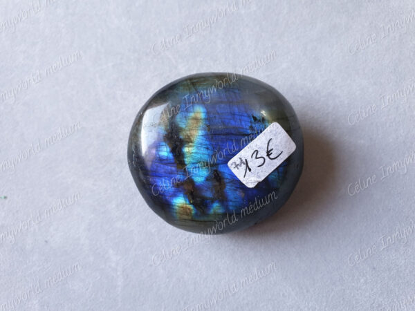 Pierre roulée en Labradorite modèle n°71