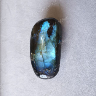 Pierre roulée en Labradorite modèle n°78
