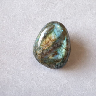 Pierre roulée en Labradorite modèle n°79