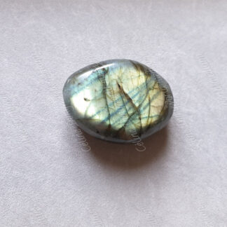 Pierre roulée en Labradorite modèle n°9