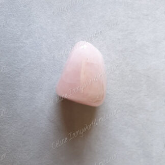 Pierre roulée en Quartz rose modèle n°11