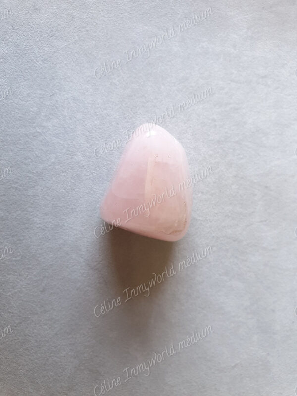 Pierre roulée en Quartz rose modèle n°11