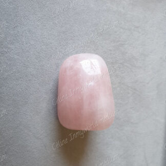 Pierre roulée en Quartz rose modèle n°12
