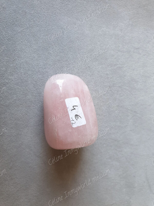 Pierre roulée en Quartz rose modèle n°12