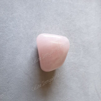 Pierre roulée en Quartz rose modèle n°17
