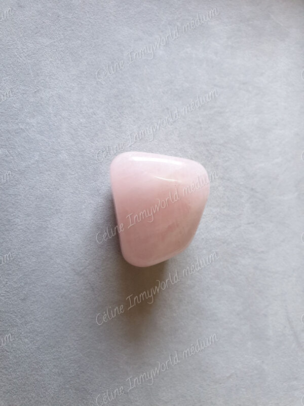 Pierre roulée en Quartz rose modèle n°17