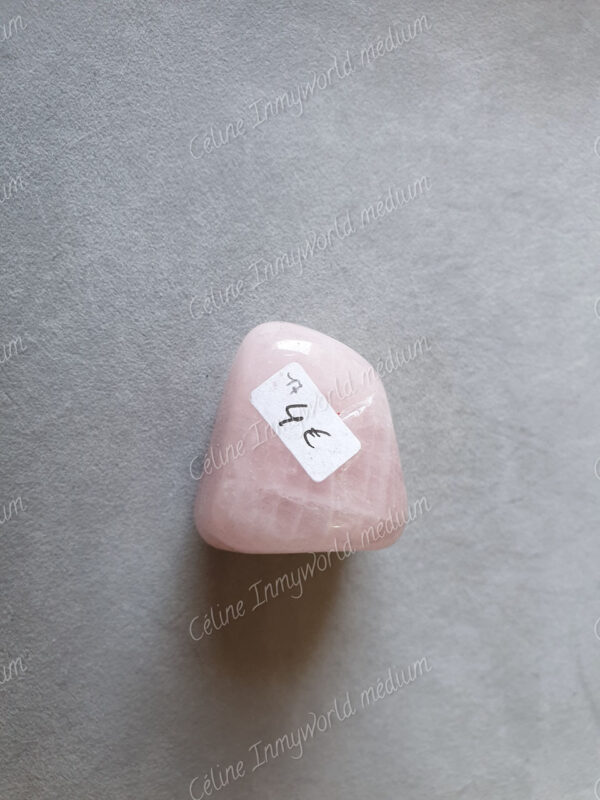 Pierre roulée en Quartz rose modèle n°17