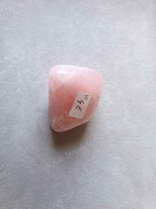 Pierre roulée en Quartz rose modèle n°20