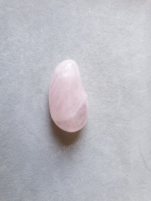 Pierre roulée en Quartz rose modèle n°21