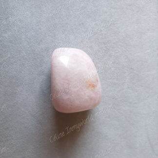 Pierre roulée en Quartz rose modèle n°22