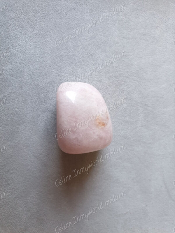 Pierre roulée en Quartz rose modèle n°22