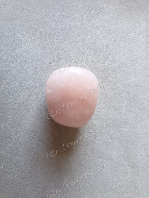 Pierre roulée en Quartz rose modèle n°23