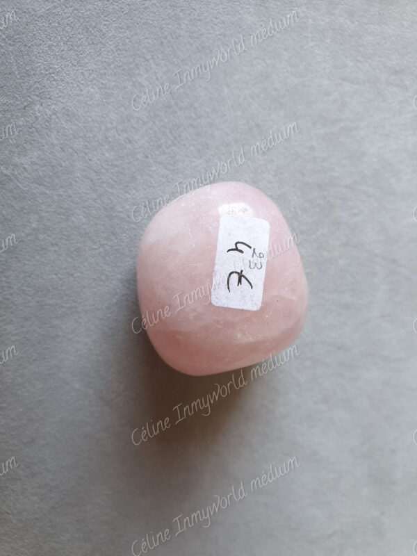 Pierre roulée en Quartz rose modèle n°23