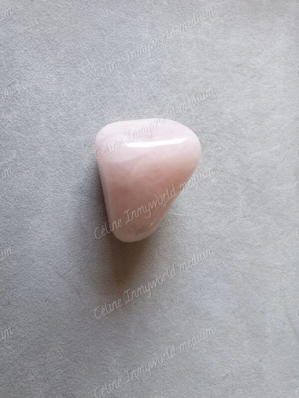 Pierre roulée en Quartz rose modèle n°24