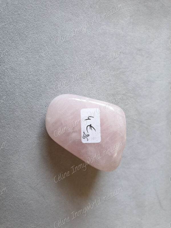 Pierre roulée en Quartz rose modèle n°26